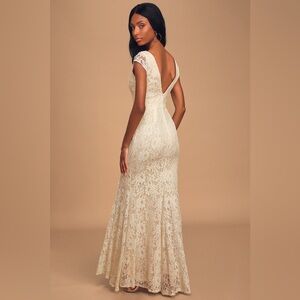 Brand new never worn elegant lace wedding dress